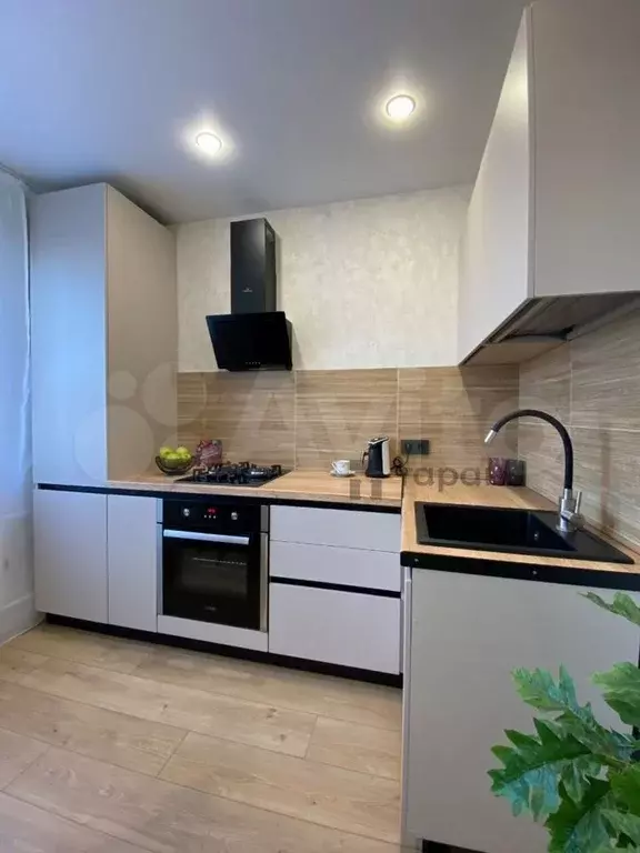 2-к. квартира, 57 м, 4/6 эт. - Фото 1