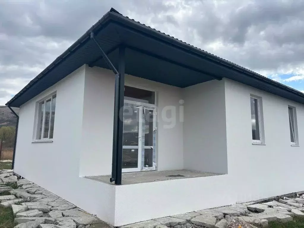 Дом в Крым, Симферопольский район, Добровское с/пос, с. Перевальное, ... - Фото 1