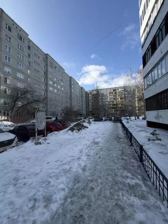 3-к кв. Омская область, Омск ул. 70 лет Октября, 18/2 (62.1 м) - Фото 2