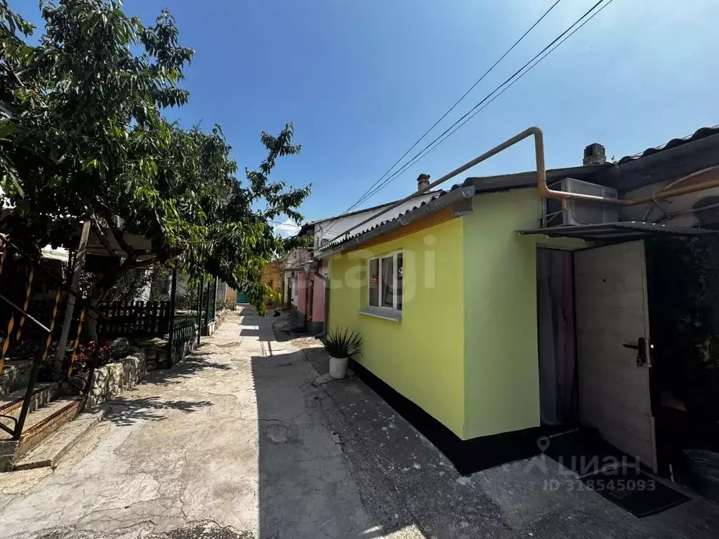 1-к кв. Крым, Феодосия ул. Русская, 69 (30.8 м) - Фото 1