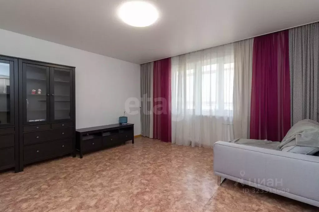 3-к кв. Красноярский край, Красноярск Караульная ул., 44 (69.7 м) - Фото 0