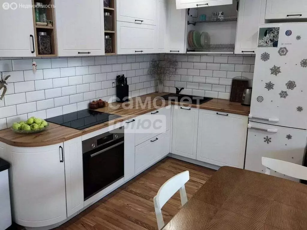 3-комнатная квартира: Киров, микрорайон Радужный, Школьный переулок, ... - Фото 1