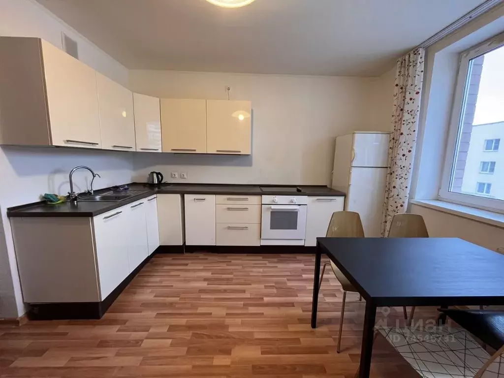 2-к кв. Свердловская область, Екатеринбург ул. Краснолесья, 16к3 (69.0 ... - Фото 1