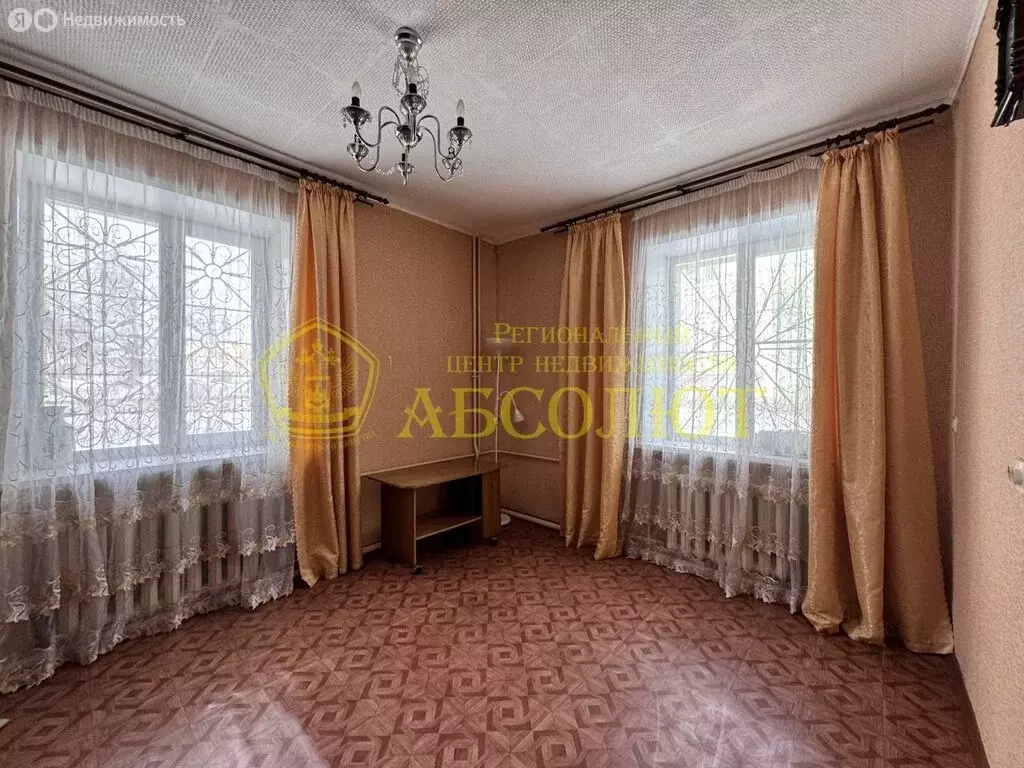 3-комнатная квартира: Ревда, улица Жуковского, 3 (58 м) - Фото 0