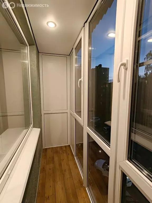 3-комнатная квартира: Санкт-Петербург, Бассейная улица, 13 (59 м) - Фото 1