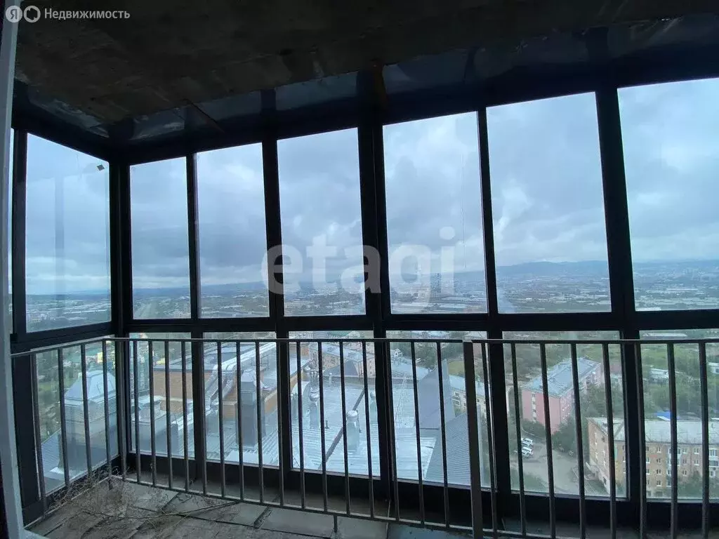 2-комнатная квартира: Улан-Удэ, Октябрьская улица, 2 (58.4 м) - Фото 0