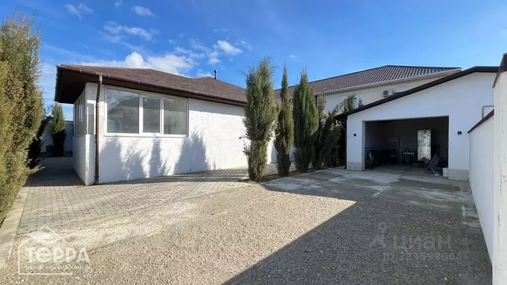 Дом в Крым, Евпатория городской округ, Заозерное пгт ул. Аллея Дружбы ... - Фото 2