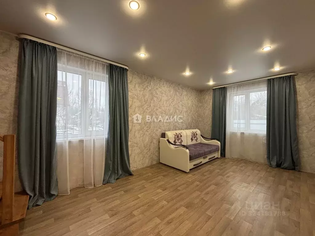 Дом в Ленинградская область, Кировский район, Синявинское городское ... - Фото 1