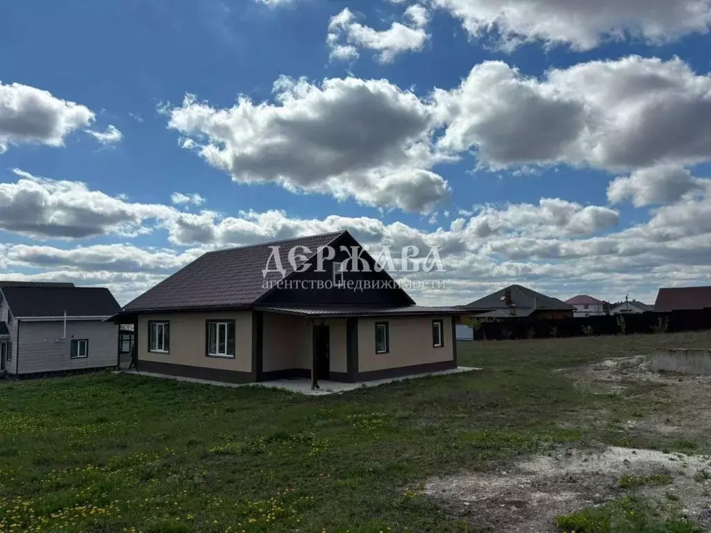Коттедж в Белгородская область, Старый Оскол ул. Крымская, 42 (100 м) - Фото 1