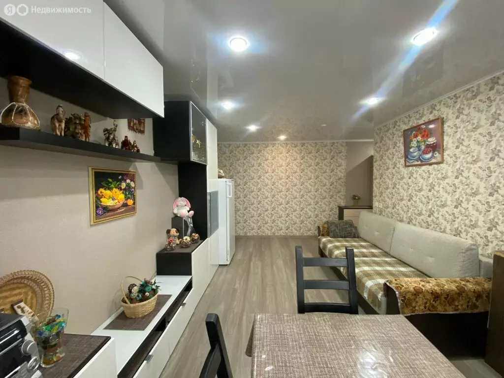 3-комнатная квартира: Туринск, улица Спорта, 36 (59 м) - Фото 0