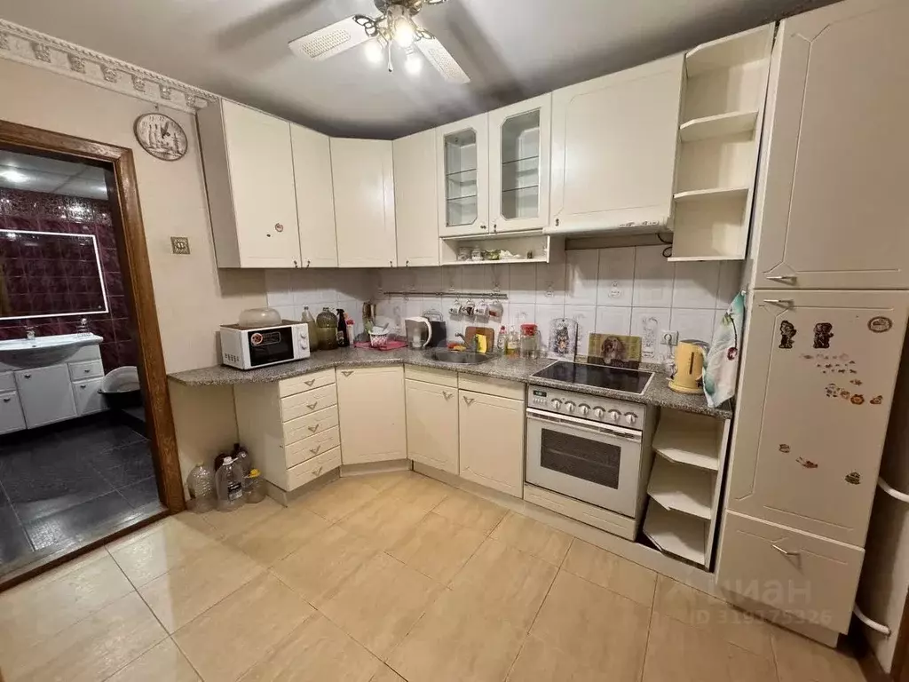 4-к кв. Тюменская область, Тюмень Ставропольская ул., 2А (139.0 м) - Фото 0