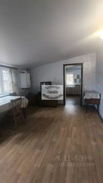 Дом в Крым, Сакский район, Ореховское с/пос, с. Михайловка ул. ... - Фото 1