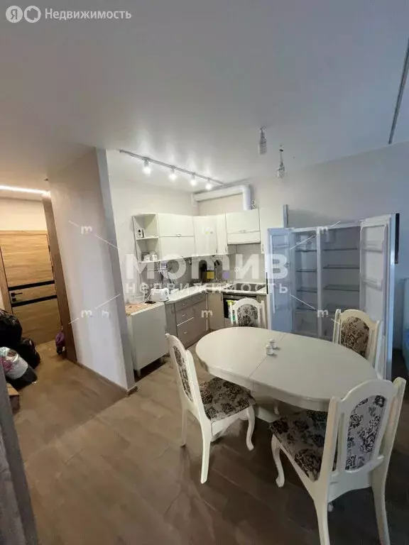 2-комнатная квартира: Тюмень, улица Новосёлов, 105 (56.2 м) - Фото 2