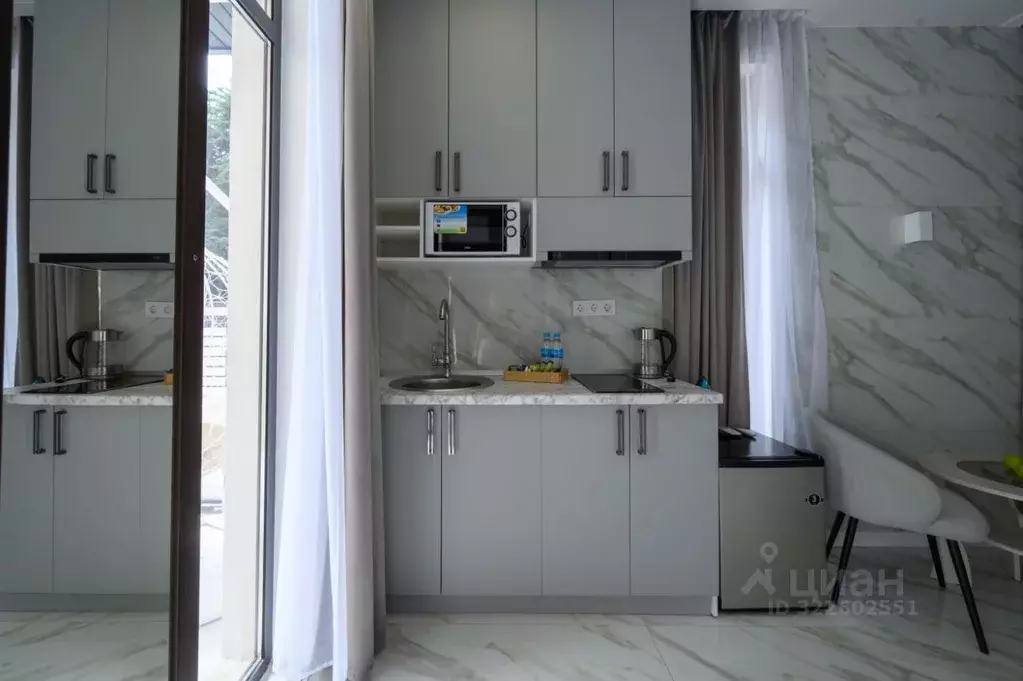 Дом в Краснодарский край, Сочи Центральный мкр, ул. Островского, 27/1 ... - Фото 2