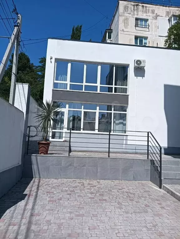 1-к. квартира, 50 м, 1/2 эт. - Фото 0