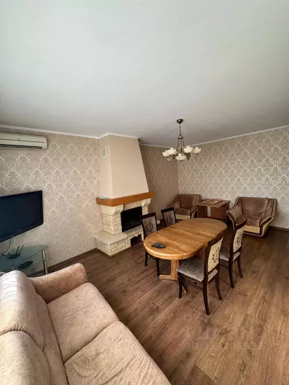 Дом в Саратовская область, Саратов 2-й имени Е.И. Пугачева мкр, 3-я ... - Фото 0