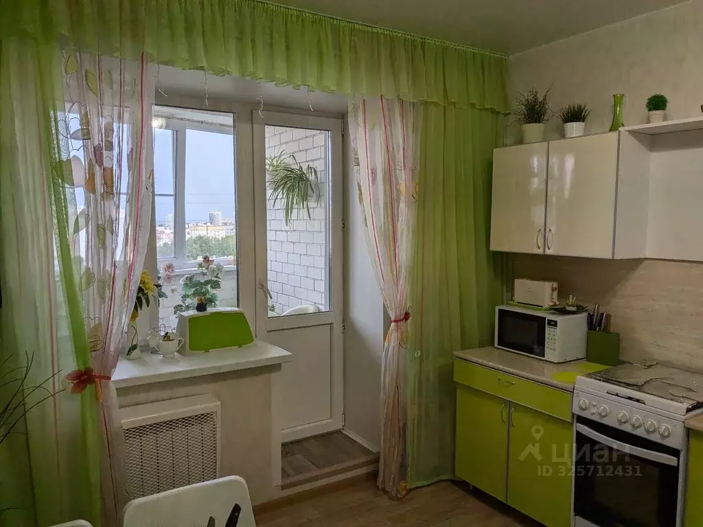 3-к кв. Чувашия, Чебоксары ул. Фридриха Энгельса, 3к3 (92.4 м) - Фото 1