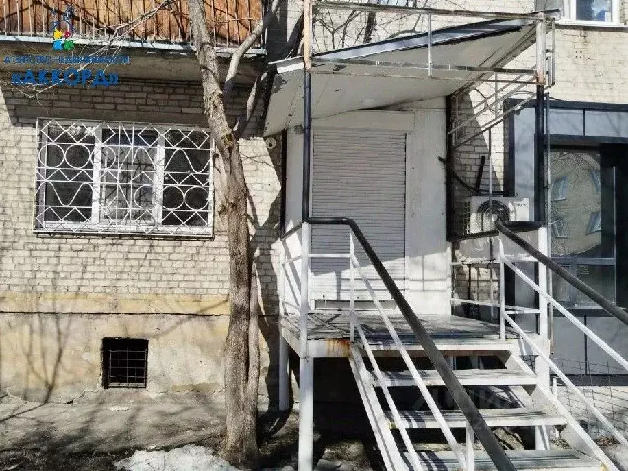 Помещение свободного назначения в Алтайский край, Барнаул просп. ... - Фото 2