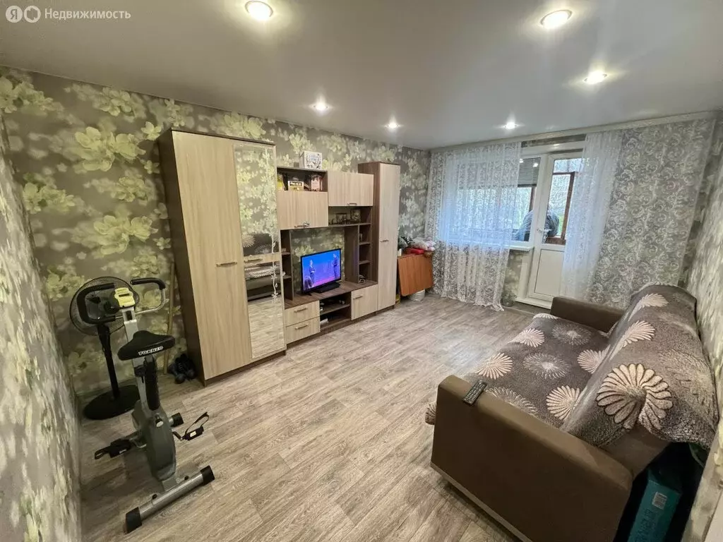 2-комнатная квартира: Первоуральск, улица Емлина, 18А (46 м) - Фото 0