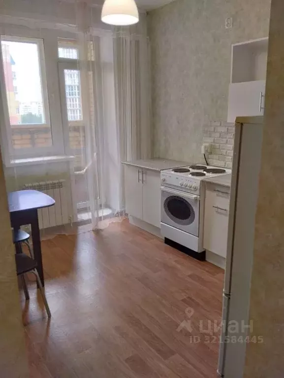 1-к кв. Омская область, Омск Светловская ул., 2 (40.0 м) - Фото 0