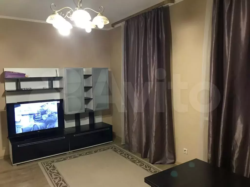 1-к. квартира, 45 м, 5/10 эт. - Фото 1