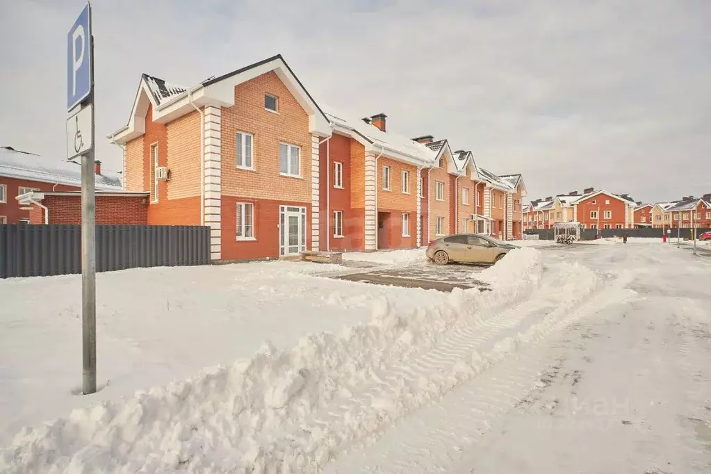 Таунхаус в Тюменская область, Тюмень ул. Бориса Быстрых (100 м) - Фото 1