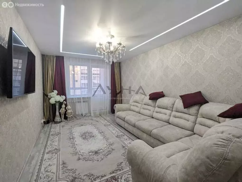 2-комнатная квартира: Набережные Челны, улица Аделя Кутуя, 6 (64.7 м) - Фото 0