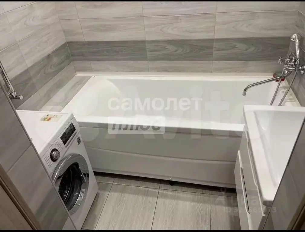 2-к кв. Северная Осетия, Владикавказ ул. Шамиля Джикаева, 6 (70.0 м) - Фото 1