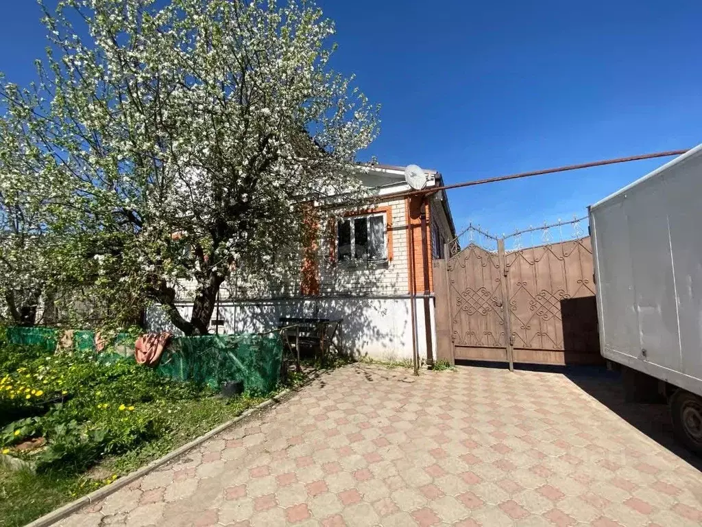 Дом в Орловская область, Болхов ул. Калинина, 10 (300 м) - Фото 0