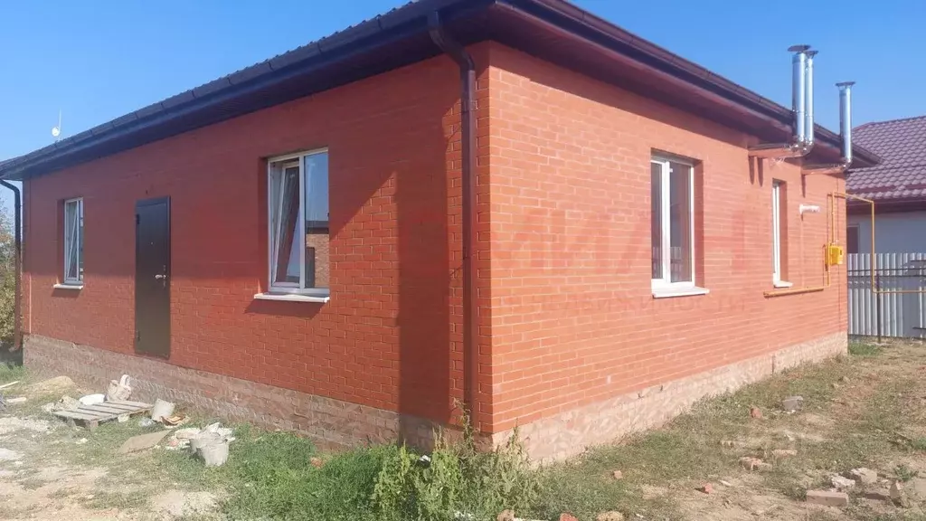 Дом в Ростовская область, Мясниковский район, с. Чалтырь  (110 м) - Фото 1