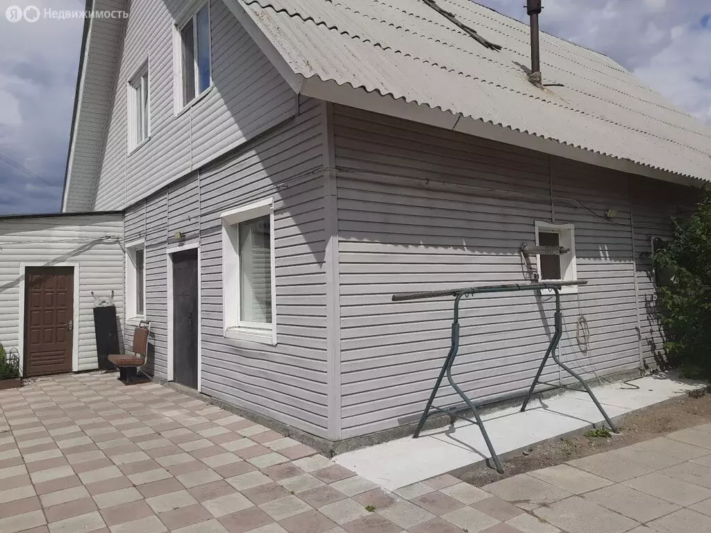 Дом в Арамиль, улица Свердлова, 10 (200 м) - Фото 1