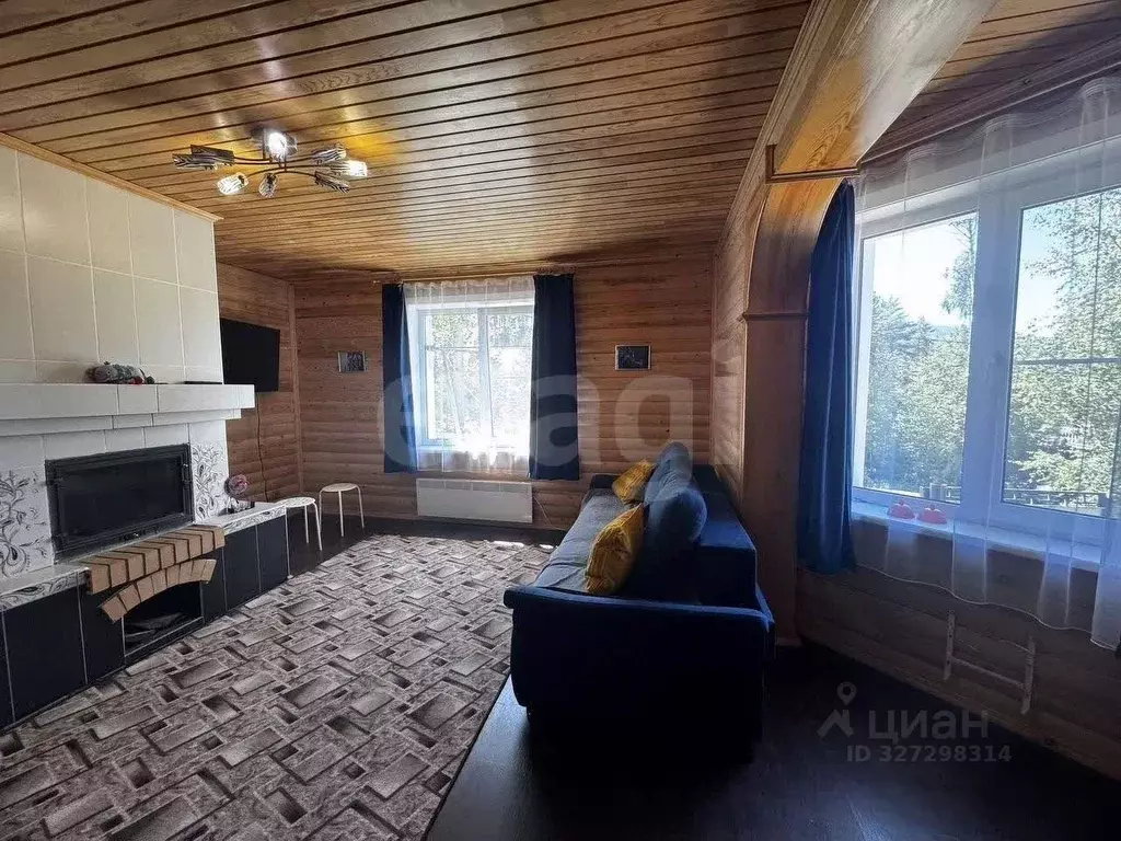 Дом в Бурятия, Баргузинский район, с. Максимиха ул. Юности, 9 (171 м) - Фото 2