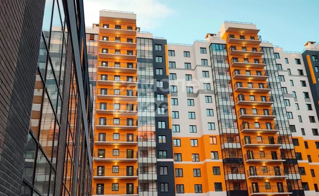 3-к кв. Санкт-Петербург пос. Шушары, ул. Окуловская, 13 (86.9 м) - Фото 1