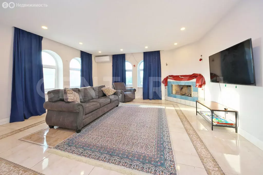 Дом в Севастополь, улица Василия Шукшина, 55 (400 м) - Фото 1
