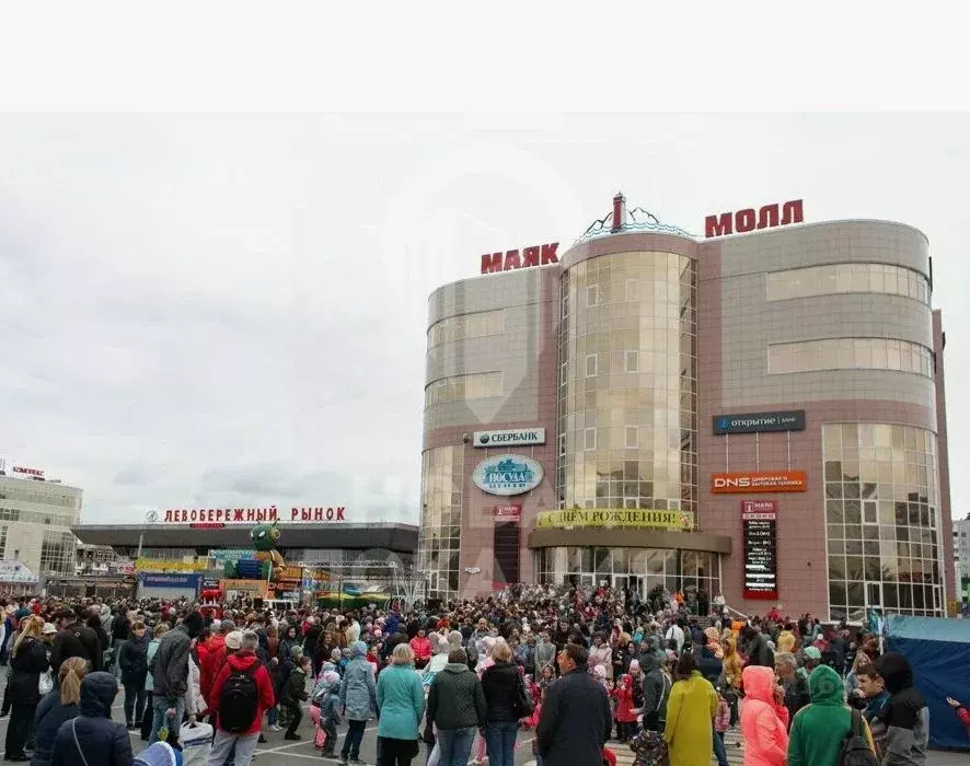 Торговая площадь в Омская область, Омск просп. Комарова, 6 (100 м) - Фото 1