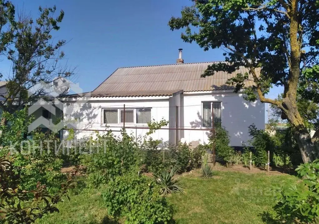 Дом в Крым, Черноморский район, Межводненское с/пос, с. Водопойное ул. ... - Фото 1