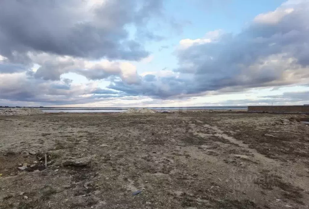 Участок в Крым, Черноморский район, с. Межводное ул. Пограничный ... - Фото 1