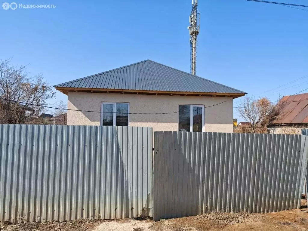Дом в Весенний сельсовет, СНТ Карачи, улица Центральная Линия (100 м) - Фото 0