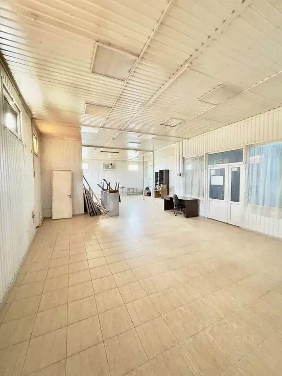 Торговая площадь в Крым, Симферополь ул. Маршала Жукова, 32 (120 м) - Фото 1