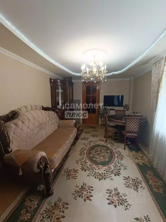 2-к кв. Кабардино-Балкария, Нальчик ул. Кирова, 1А (65.0 м) - Фото 1