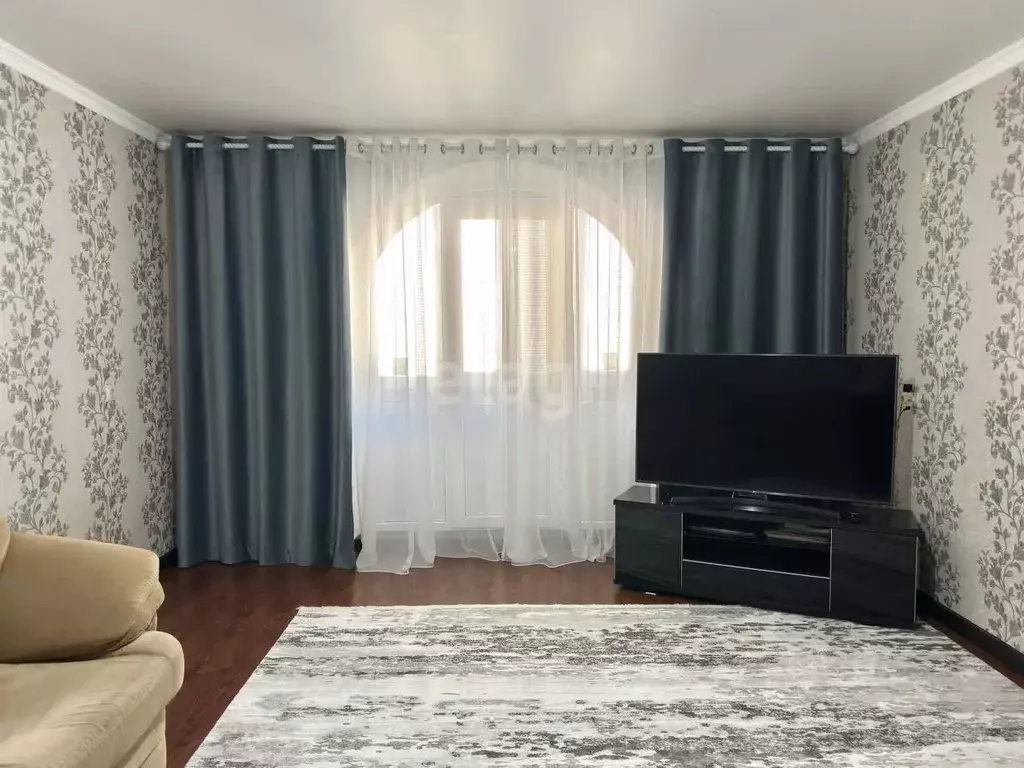 2-к кв. Дагестан, Каспийск ул. Ленина, 78А (68.0 м) - Фото 0