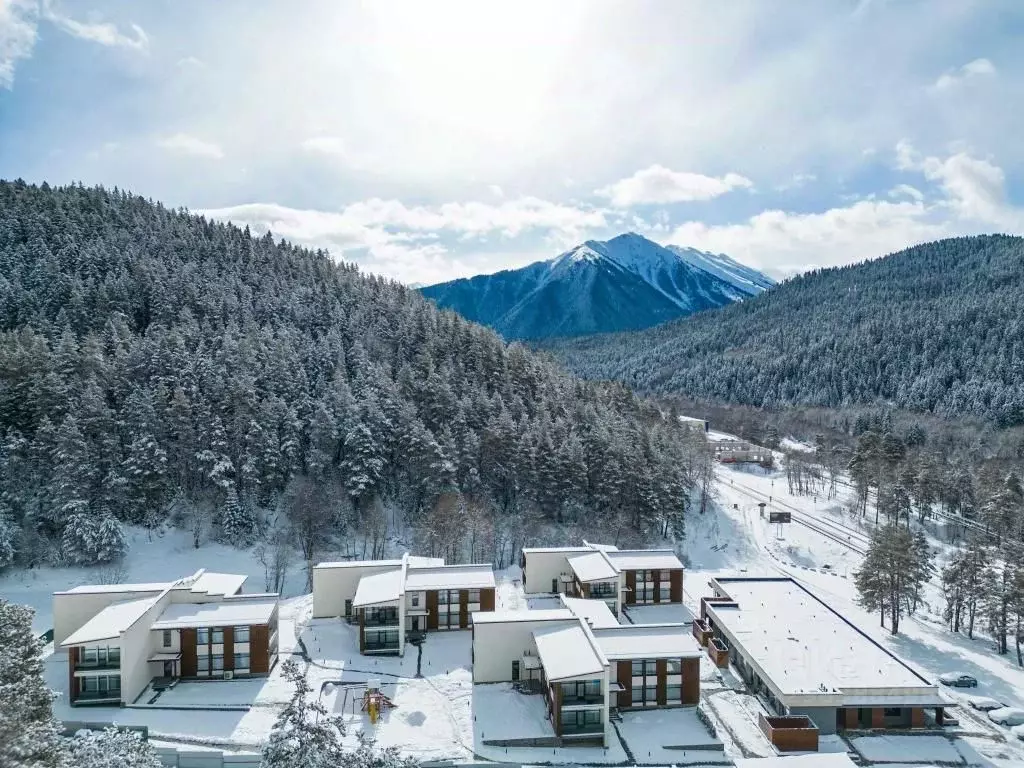 Комната Карачаево-Черкесия, Зеленчукский район, с. Архыз ул. ... - Фото 1