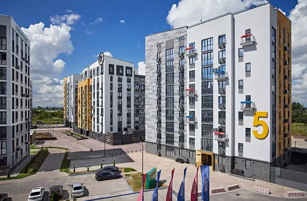 3-к кв. Брянская область, Брянск ул. Ильи Иванова, 5 (71.0 м) - Фото 0