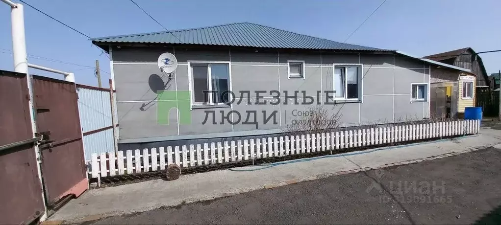 3-к кв. Курганская область, Макушино ул. Ксении Галашовой, 4 (62.0 м) - Фото 0