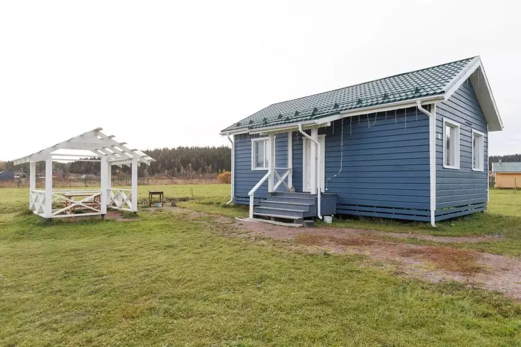 Дом в Карелия, Лахденпохский муниципальный округ, пос. Сорола ул. ... - Фото 1