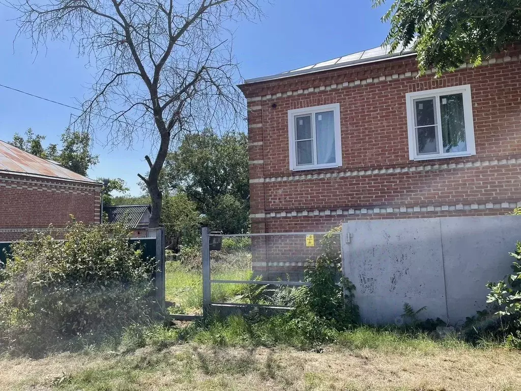 Дом в Краснодарский край, Лабинск Солнечная ул., 12 (150 м) - Фото 2