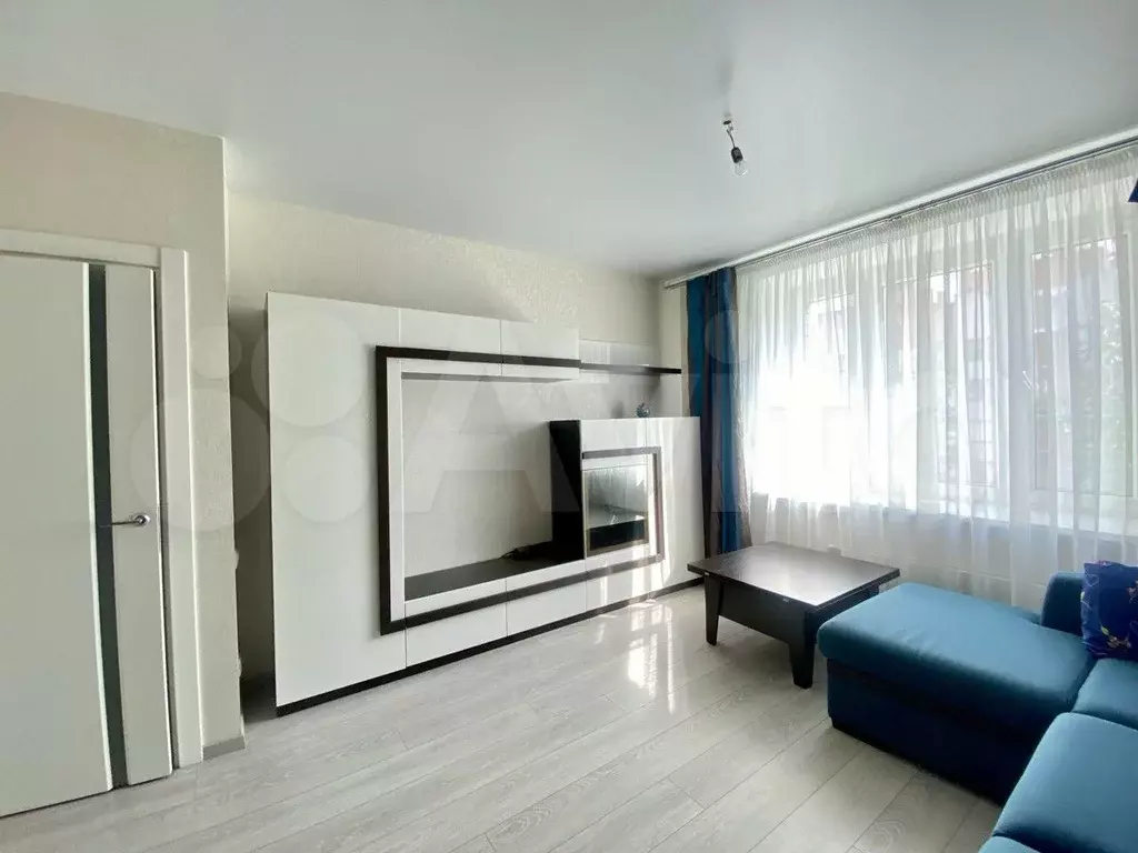 1-к. квартира, 38 м, 8/10 эт. - Фото 0