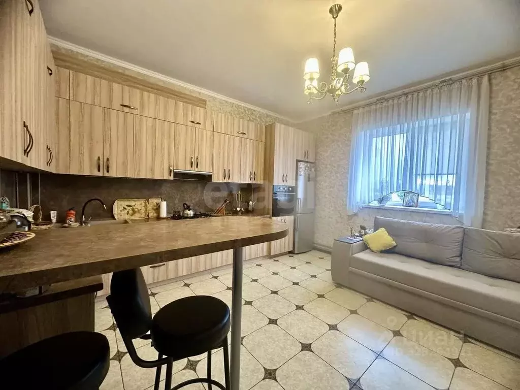 Дом в Белгородская область, Корочанский район, Мелиховское с/пос, с. ... - Фото 1