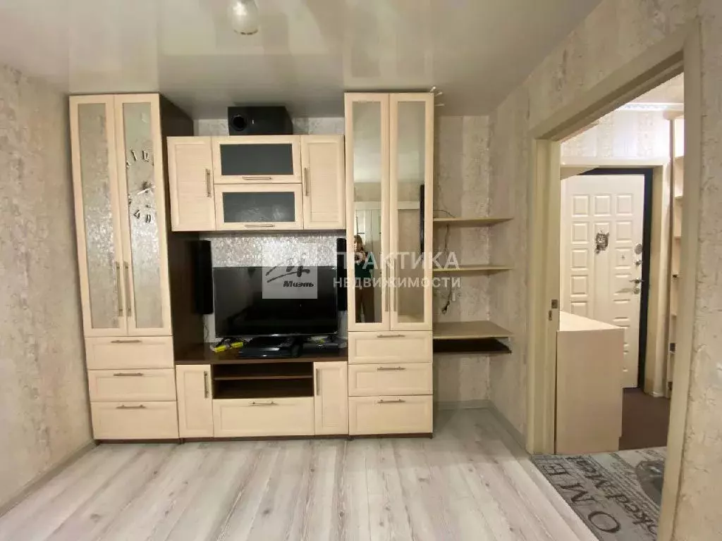 Продается 2-комнатная квартира - Фото 1