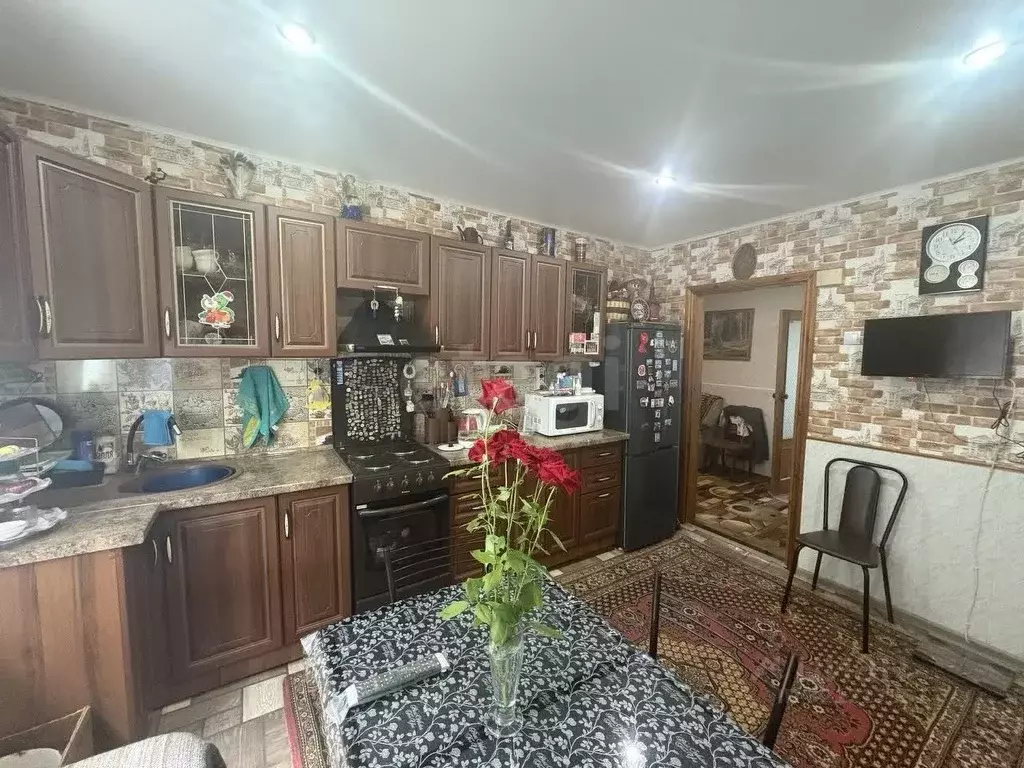 Дом в Белгородская область, Корочанский район, Погореловское с/пос, с. ... - Фото 1